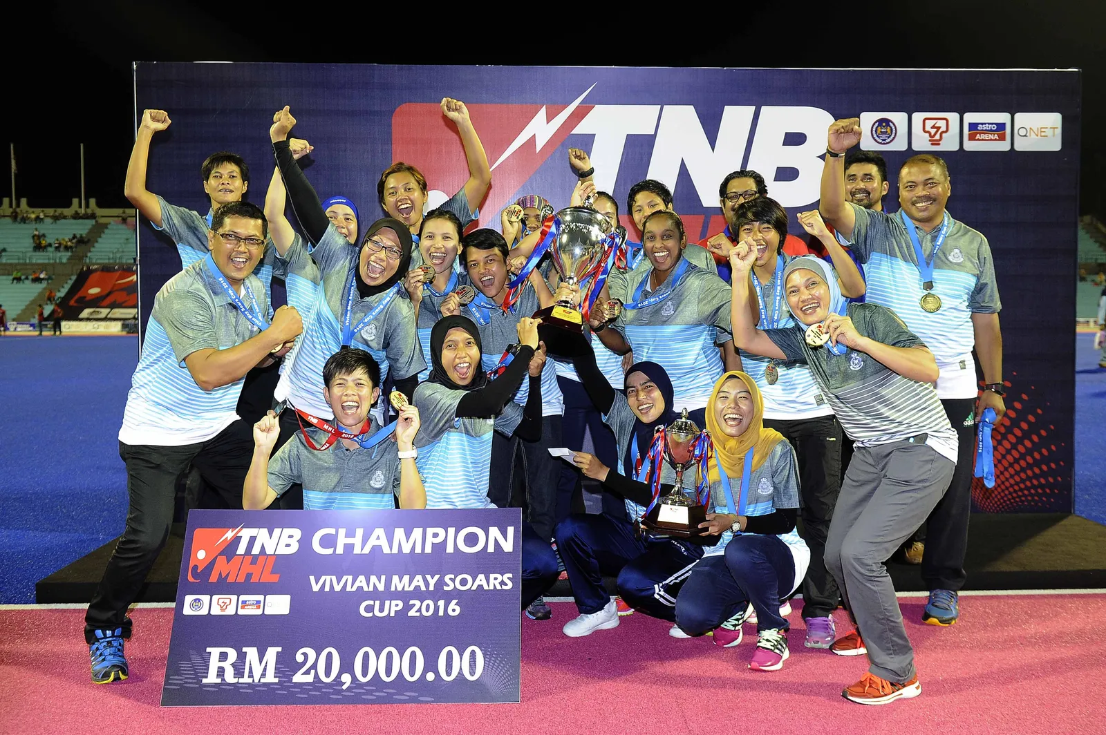Blue Warriors lift Vivian May Soars Cup