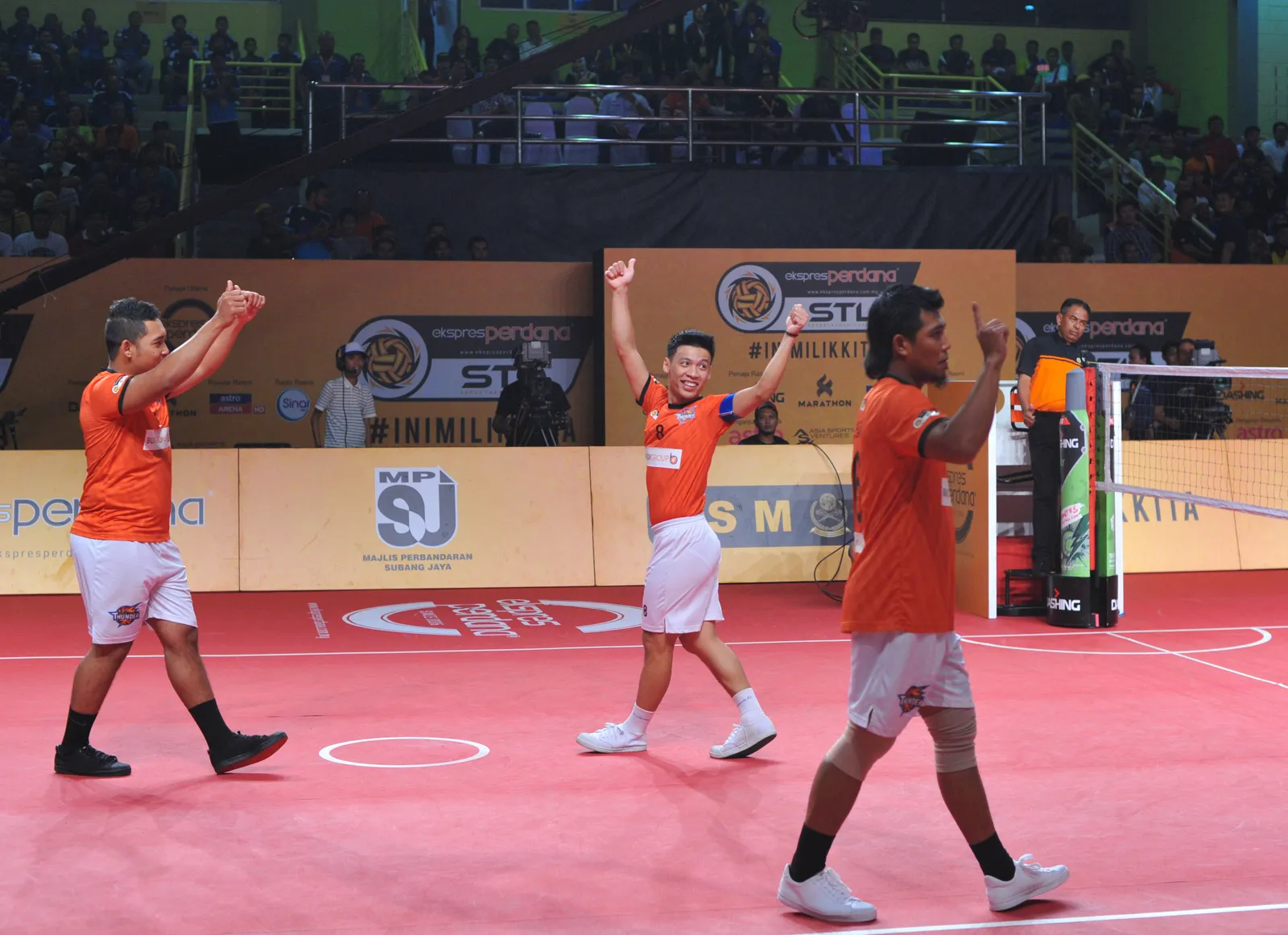 Thunder, Panthers ke final