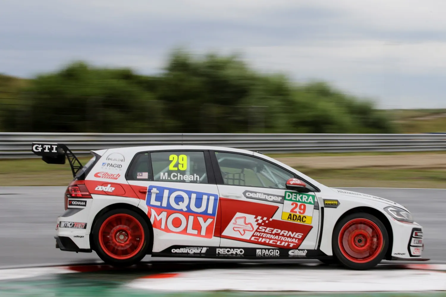 Unlucky Mitchell vows to bounce back in Germany